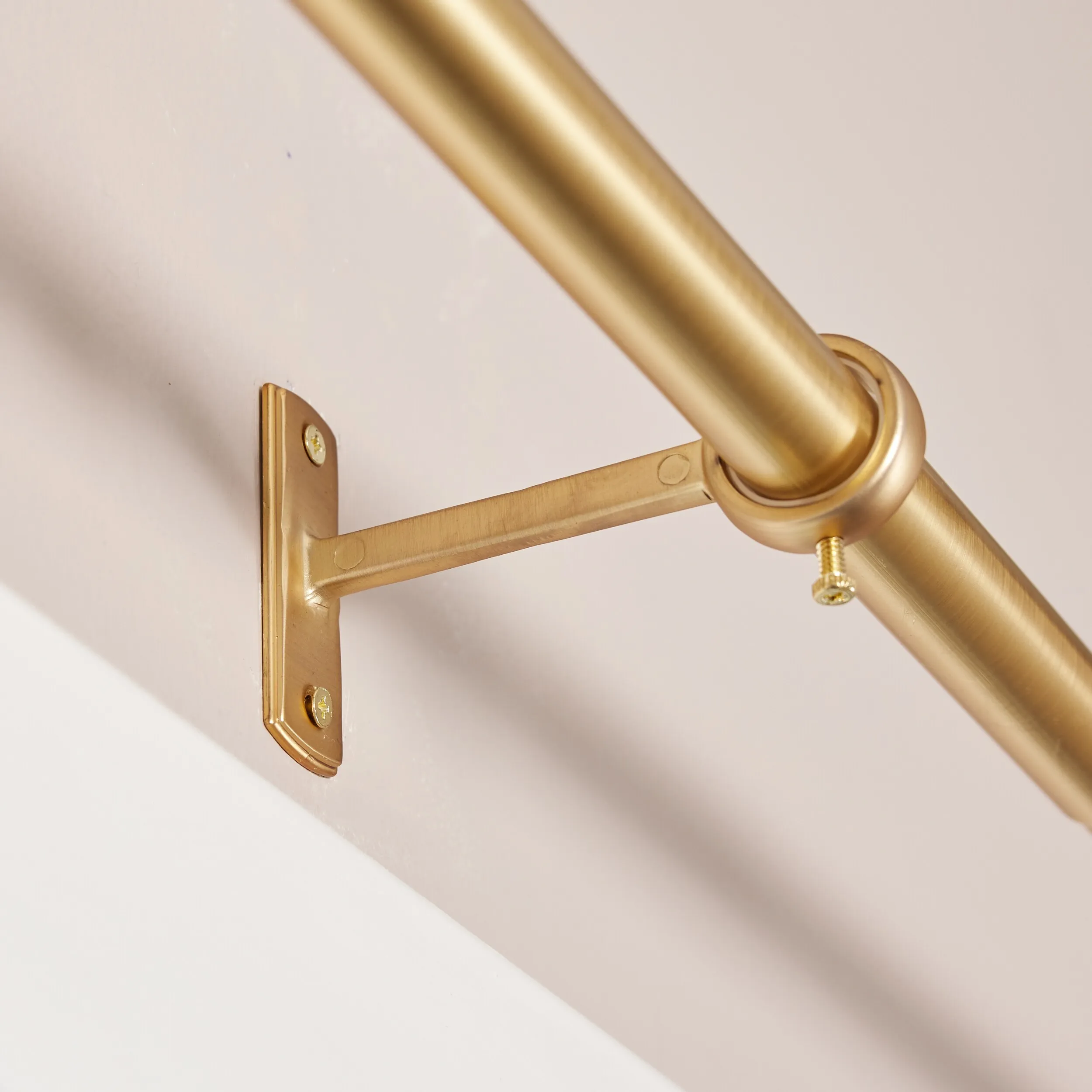 connection points for curtain wall fittings